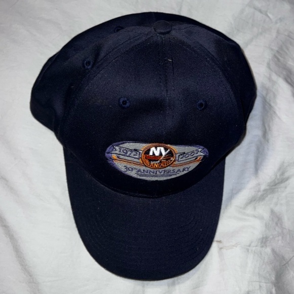 New York Islanders vintage 2002 embroidered Finntown sports company Green bill - Picture 4 of 5